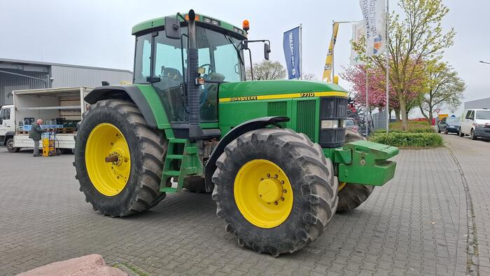 John Deere 7710 - Tracteur agricole: photos 3 John Deere 7710 - Tracteur agricole: photos 3