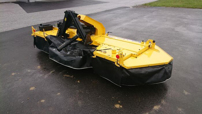 New Holland Duradisc F300 - Faucheuse: photos 2 New Holland Duradisc F300 - Faucheuse: photos 2