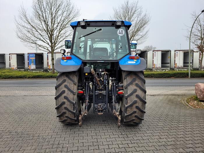 New Holland TS 115 - Tracteur agricole: photos 2 New Holland TS 115 - Tracteur agricole: photos 2