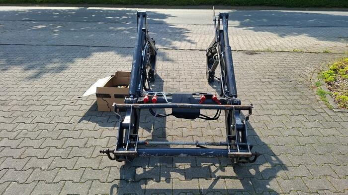 Stoll ClassicLine CL755 + Solid 35-18 P "2 Lader / 2 Loader" - Chargeur frontal pour tracteur: photos 1 Stoll ClassicLine CL755 + Solid 35-18 P "2 Lader / 2 Loader" - Chargeur frontal pour tracteur: photos 1