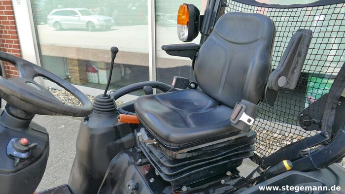 Yanmar SA 221 B - Tracteur agricole: photos 5 Yanmar SA 221 B - Tracteur agricole: photos 5