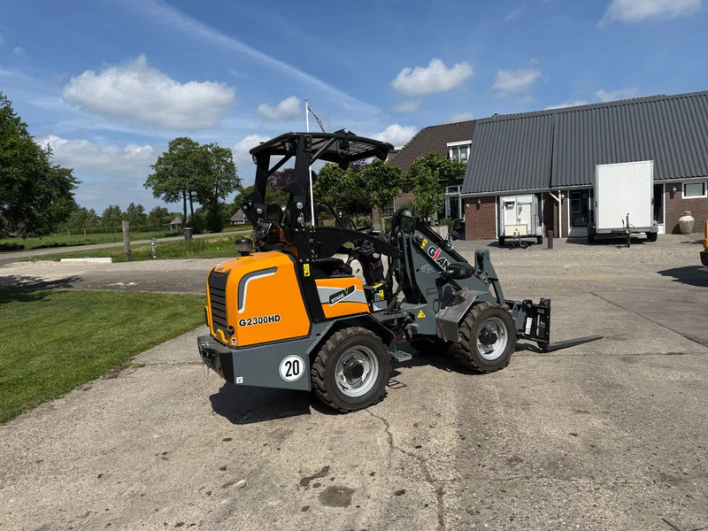 Giant 2300 HD NIEUW Shovel! Giant Kubota - Chargeuse sur pneus: photos 4 Giant 2300 HD NIEUW Shovel! Giant Kubota - Chargeuse sur pneus: photos 4