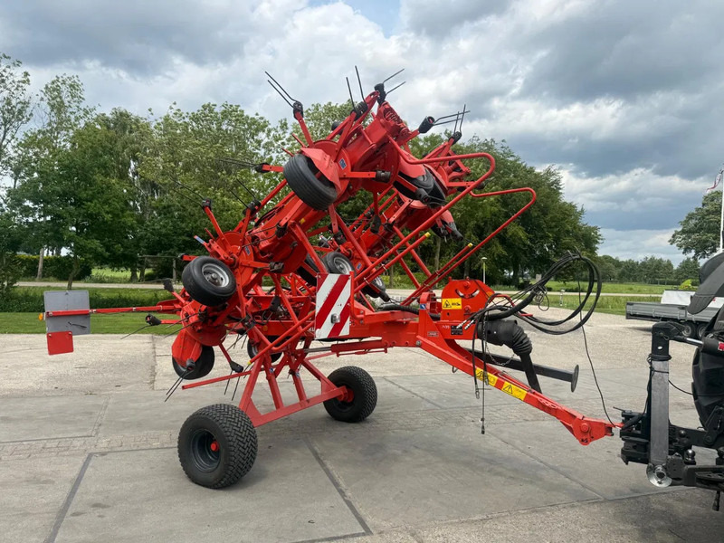 Kuhn GF 10802 T schudder - Faneuse: photos 1 Kuhn GF 10802 T schudder - Faneuse: photos 1