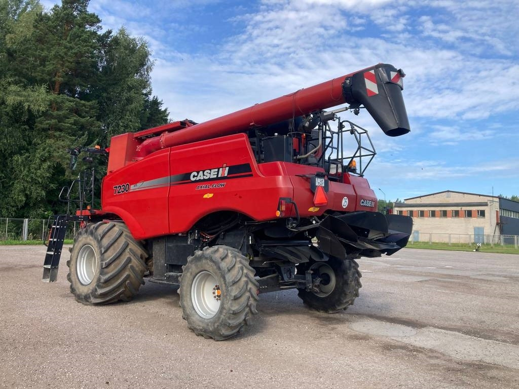 Case IH 7230 - Moissonneuse-batteuse: photos 3 Case IH 7230 - Moissonneuse-batteuse: photos 3