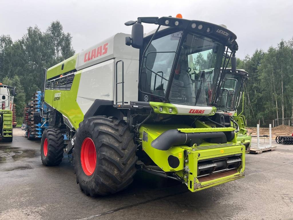 Claas Lexion 6800 - Moissonneuse-batteuse: photos 2 Claas Lexion 6800 - Moissonneuse-batteuse: photos 2