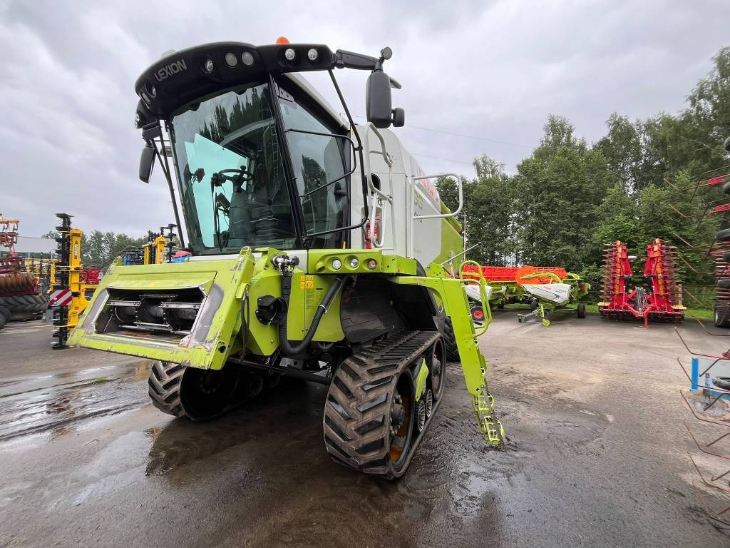 Claas Lexion 750 TT - Moissonneuse-batteuse: photos 2 Claas Lexion 750 TT - Moissonneuse-batteuse: photos 2