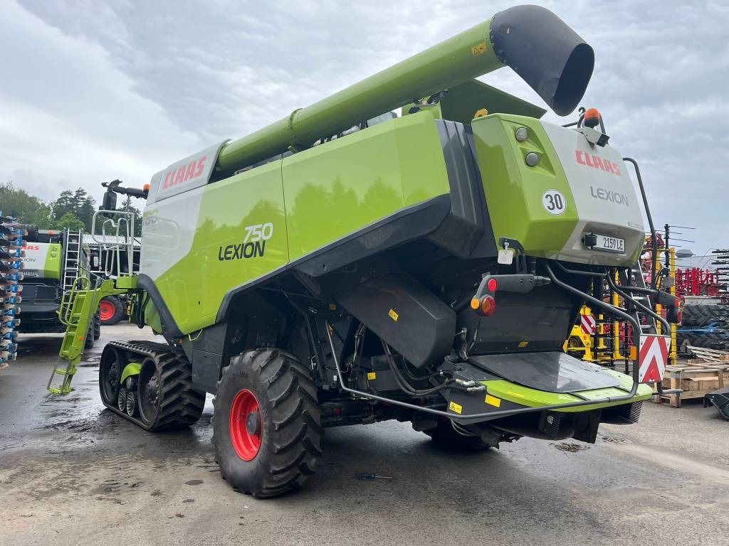 Claas Lexion 750 TT - Moissonneuse-batteuse: photos 4 Claas Lexion 750 TT - Moissonneuse-batteuse: photos 4