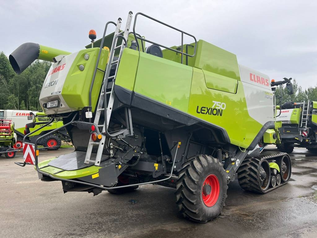 Claas Lexion 750 TT - Moissonneuse-batteuse: photos 3 Claas Lexion 750 TT - Moissonneuse-batteuse: photos 3