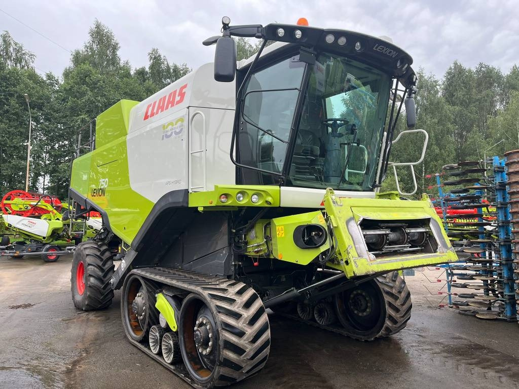Claas Lexion 750 TT - Moissonneuse-batteuse: photos 1 Claas Lexion 750 TT - Moissonneuse-batteuse: photos 1