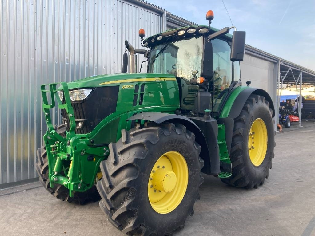 John Deere 6250 R - Tracteur agricole: photos 1 John Deere 6250 R - Tracteur agricole: photos 1