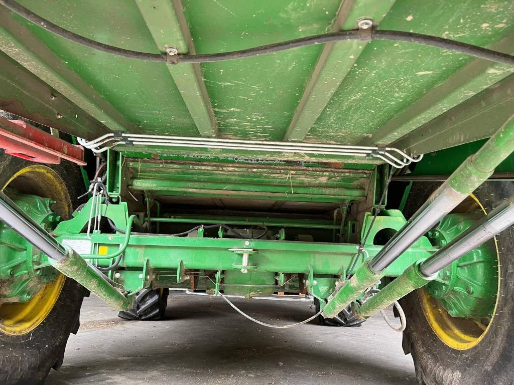 John Deere W 440 - Moissonneuse-batteuse: photos 2 John Deere W 440 - Moissonneuse-batteuse: photos 2