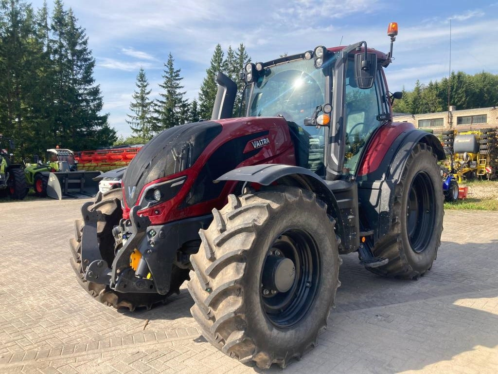 Valtra T 254 V - Tracteur agricole: photos 1 Valtra T 254 V - Tracteur agricole: photos 1