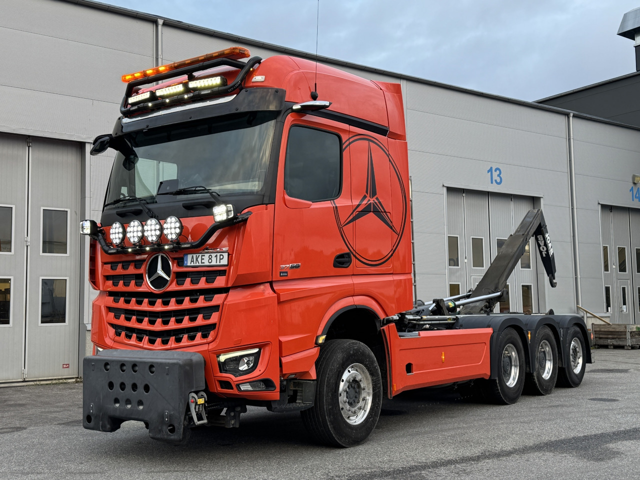 Tridemväxlare Mercedes-Benz Arocs -2023 | JOAB 24 ton | Plogutrustad - Camion ampliroll: photos 1 Tridemväxlare Mercedes-Benz Arocs -2023 | JOAB 24 ton | Plogutrustad - Camion ampliroll: photos 1