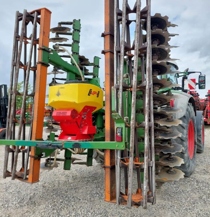 Amazone Catros 6001-2 med APV-speder - Cover crop: photos 3 Amazone Catros 6001-2 med APV-speder - Cover crop: photos 3