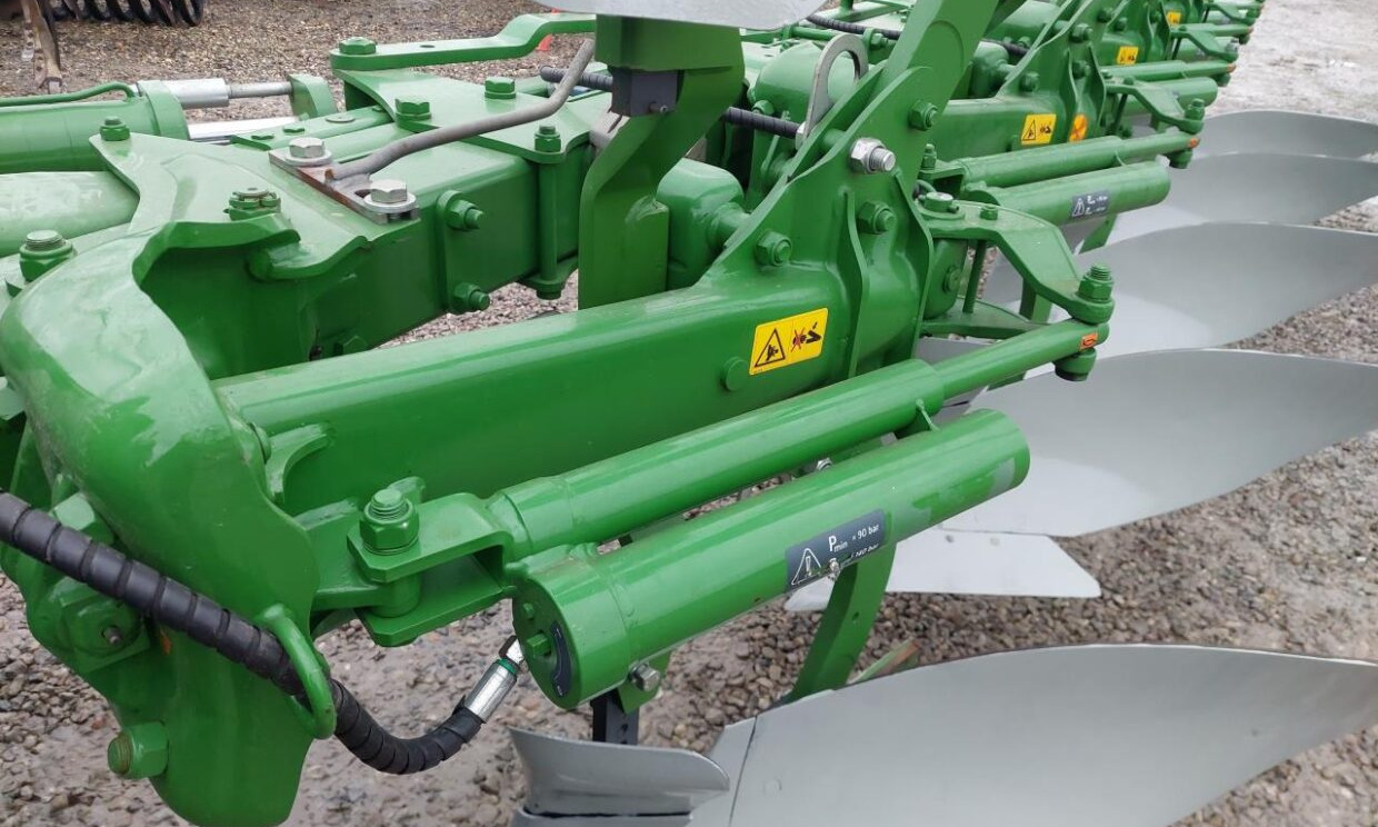 Amazone Cayros XS V 5 Furet - Charrue: photos 5 Amazone Cayros XS V 5 Furet - Charrue: photos 5