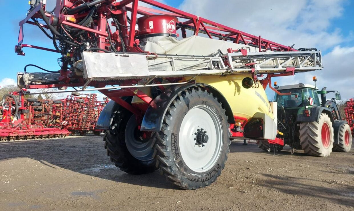 Hardi Commander 7000i - 36 m Twin - Pulvérisateur traîné: photos 3 Hardi Commander 7000i - 36 m Twin - Pulvérisateur traîné: photos 3