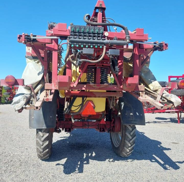 Hardi Commander Plus 4200 - 28m Twin - Pulvérisateur traîné: photos 4 Hardi Commander Plus 4200 - 28m Twin - Pulvérisateur traîné: photos 4