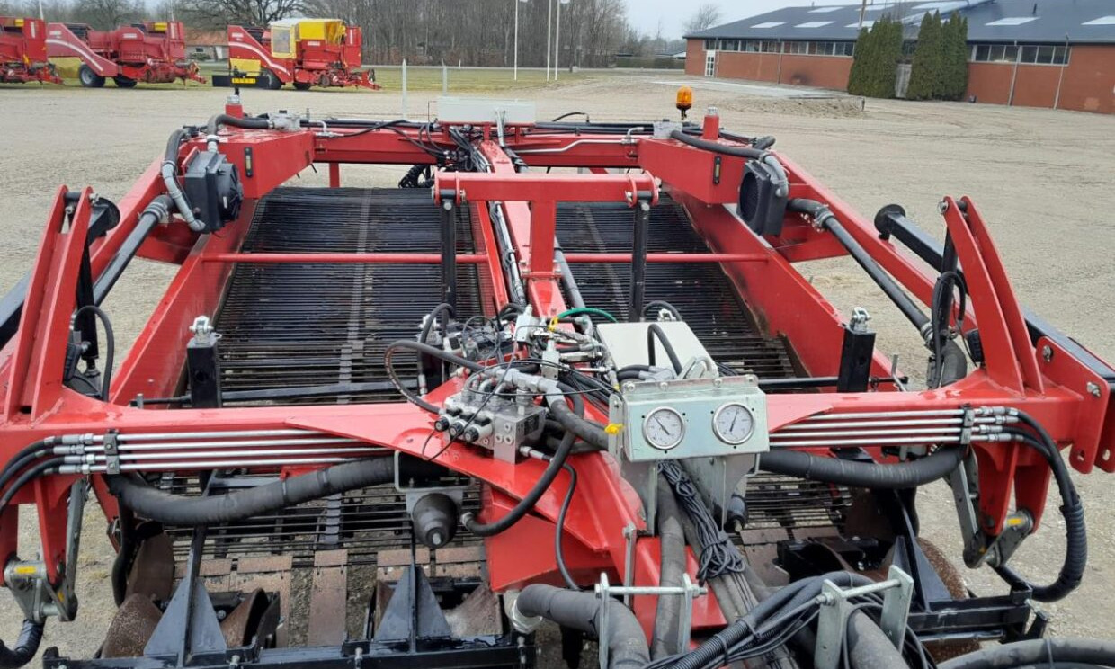 VSS AMAC VRA 3000 - Arracheuse de pommes de terre: photos 1 VSS AMAC VRA 3000 - Arracheuse de pommes de terre: photos 1