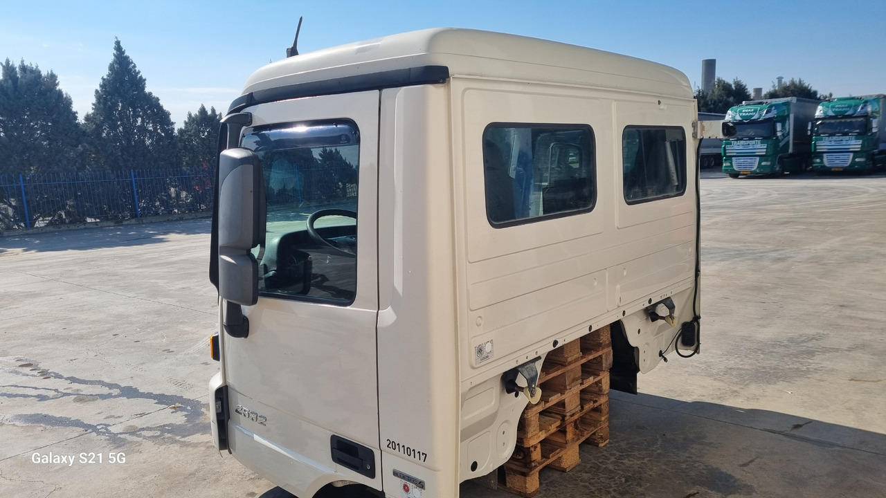MERCEDES ACTROS MP3 - Cabine: photos 5 MERCEDES ACTROS MP3 - Cabine: photos 5
