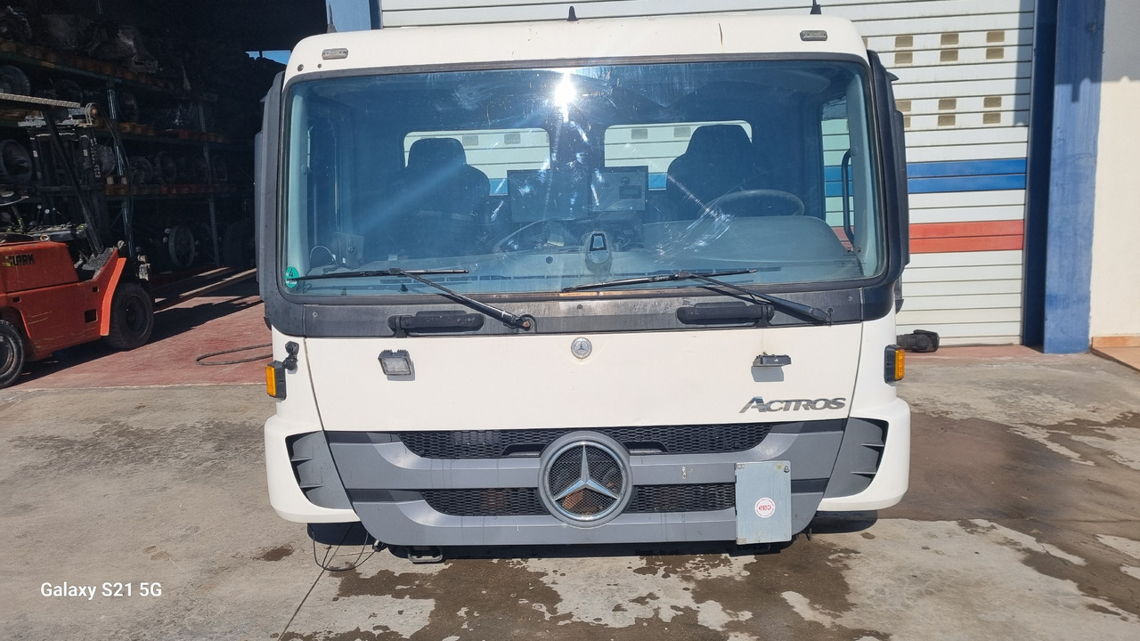 MERCEDES ACTROS MP3 - Cabine: photos 1 MERCEDES ACTROS MP3 - Cabine: photos 1