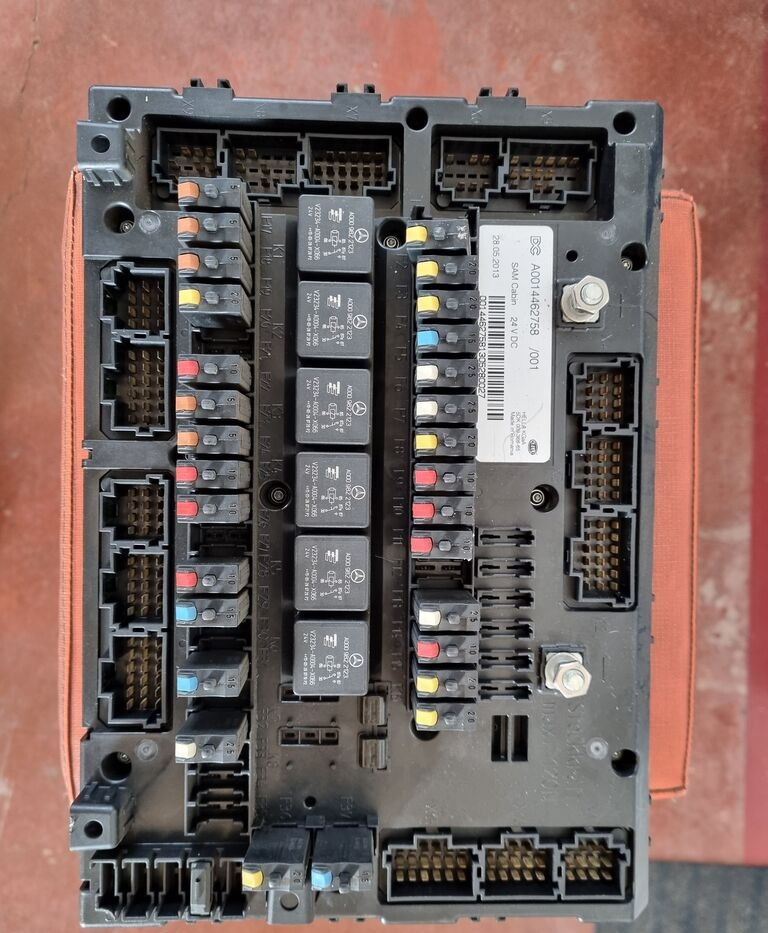 MERCEDES-BENZ Mercedes-Benz ACTROS ATEGO MP4 EURO 6 - Panel de instrumentos pour Camion: photos 2 MERCEDES-BENZ Mercedes-Benz ACTROS ATEGO MP4 EURO 6 - Panel de instrumentos pour Camion: photos 2