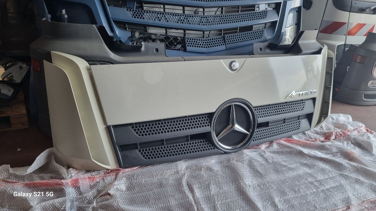 Mercedes-Benz MERCEDES ACTROS MP4 EURO 6 Mercedes-Benz ACTROS MP4 - Capot pour Camion: photos 3 Mercedes-Benz MERCEDES ACTROS MP4 EURO 6 Mercedes-Benz ACTROS MP4 - Capot pour Camion: photos 3