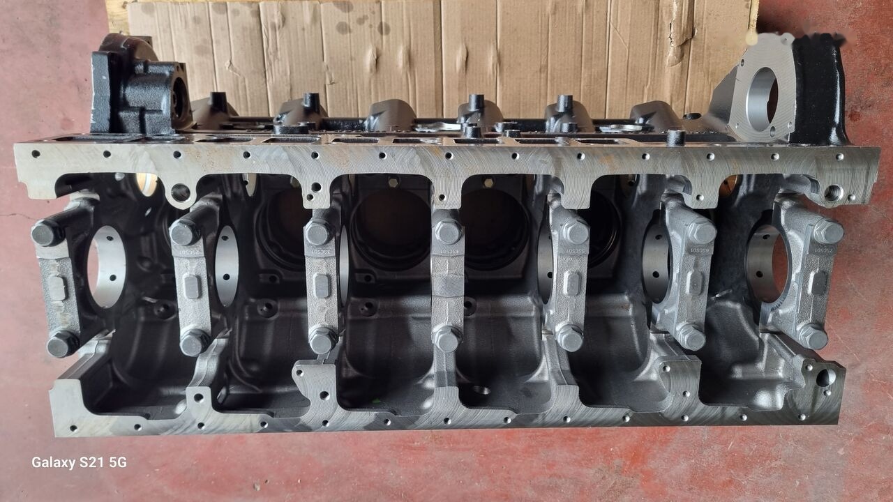 Mercedes-Benz OM 460 LA A 4600110601   Mercedes-Benz TOYRISMO - TRAVEGO - Bloc-cylindres pour Bus: photos 4 Mercedes-Benz OM 460 LA A 4600110601   Mercedes-Benz TOYRISMO - TRAVEGO - Bloc-cylindres pour Bus: photos 4