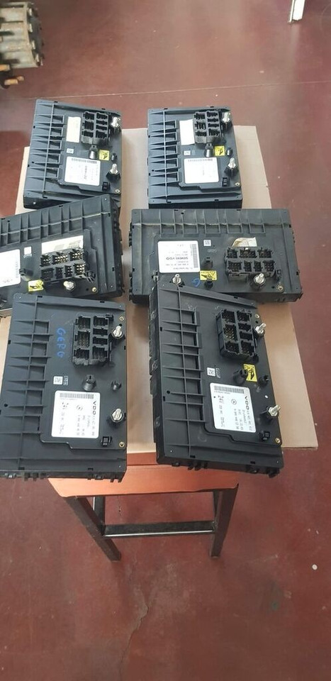 Mercedes-Benz instrumend panel   Mercedes-Benz ACTROS MP2 - Panel de instrumentos pour Camion: photos 4 Mercedes-Benz instrumend panel   Mercedes-Benz ACTROS MP2 - Panel de instrumentos pour Camion: photos 4