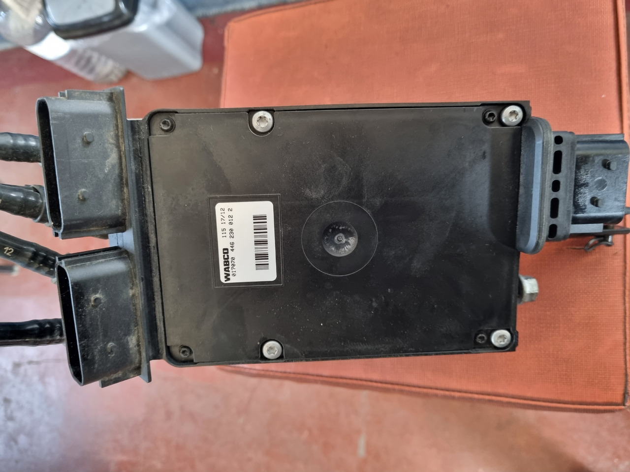 WABCO ATEGO 2 - Valve de frein pour Camion: photos 3 WABCO ATEGO 2 - Valve de frein pour Camion: photos 3