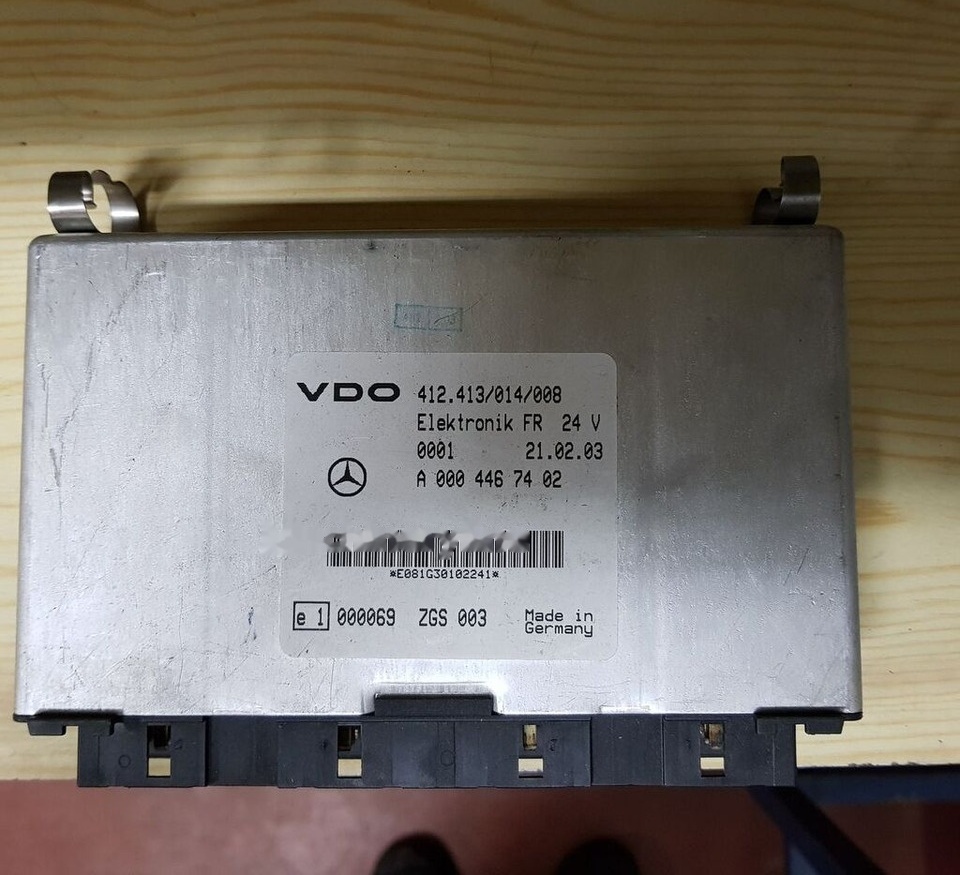 WABCO EPS, EPB A 000 446 7609 Mercedes-Benz truck - Bloc de gestion pour Camion: photos 2 WABCO EPS, EPB A 000 446 7609 Mercedes-Benz truck - Bloc de gestion pour Camion: photos 2