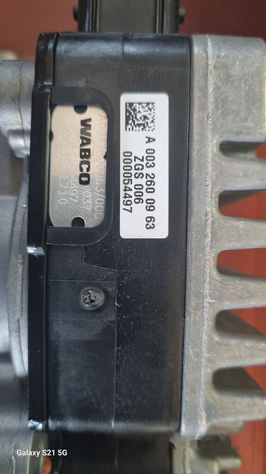 WABCO GATE CYLINDER 3 PEDAL NEW A Mercedes-Benz ACTROS MP2 MP3 - Bloc de gestion pour Camion: photos 2 WABCO GATE CYLINDER 3 PEDAL NEW A Mercedes-Benz ACTROS MP2 MP3 - Bloc de gestion pour Camion: photos 2