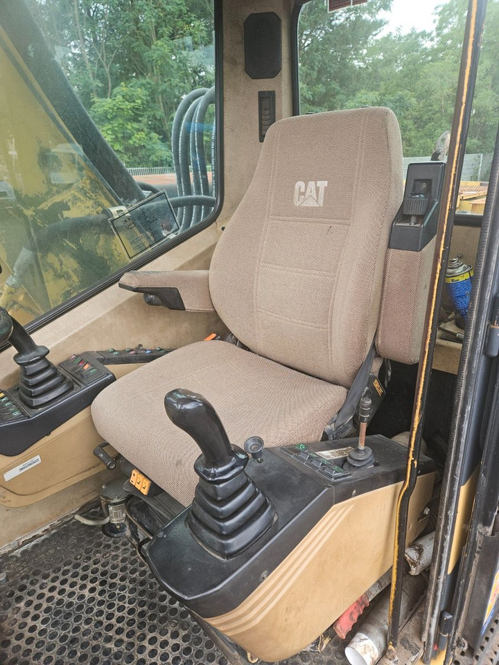 CAT M315 Mobilbagger mit Pratzen und Schild - Pelle sur pneus: photos 5 CAT M315 Mobilbagger mit Pratzen und Schild - Pelle sur pneus: photos 5