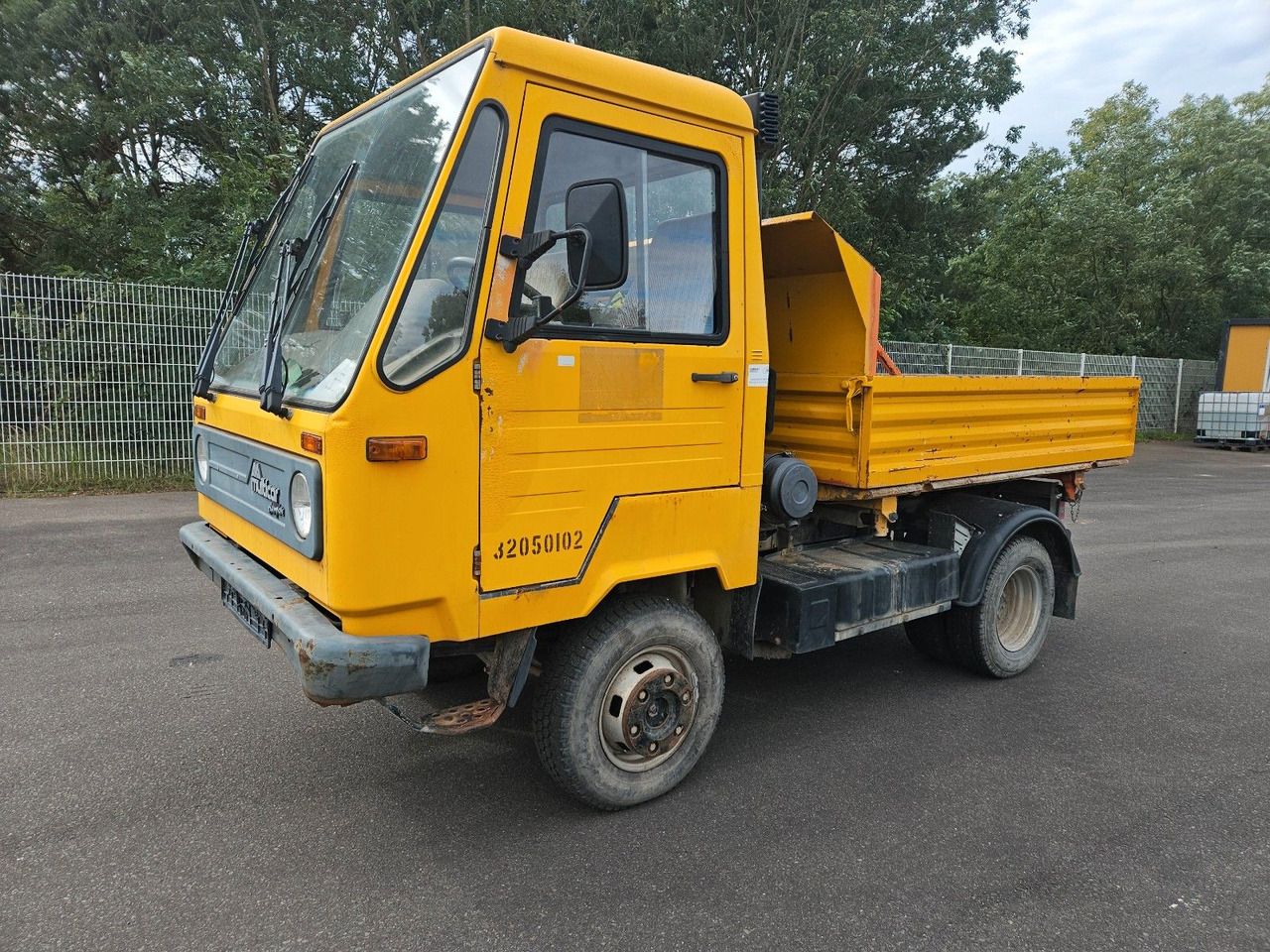 Multicar M26 Dreiseitenkipper 4x4 - Véhicule utilitaire benne: photos 1 Multicar M26 Dreiseitenkipper 4x4 - Véhicule utilitaire benne: photos 1