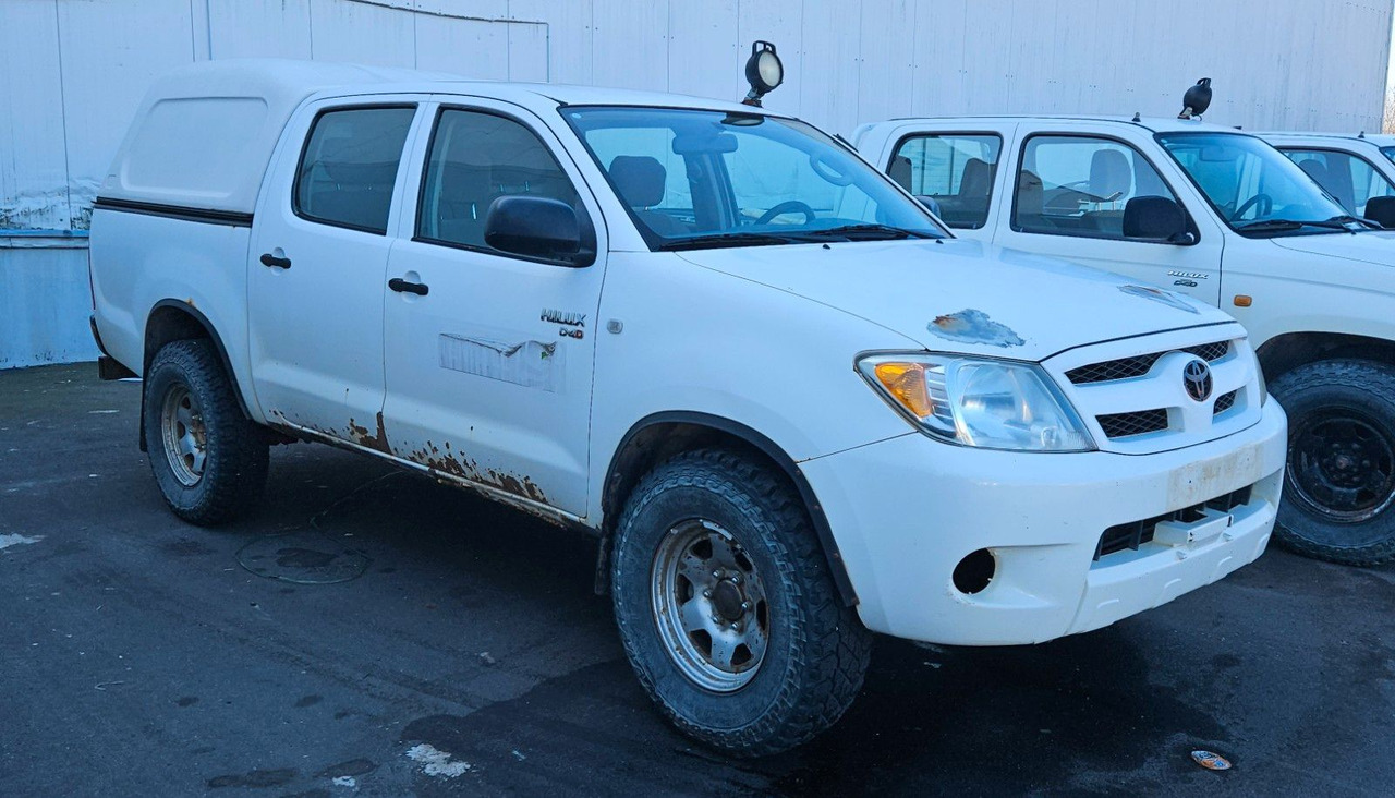 Toyota Hilux Double Cab 4x4 - SUV: photos 1 Toyota Hilux Double Cab 4x4 - SUV: photos 1