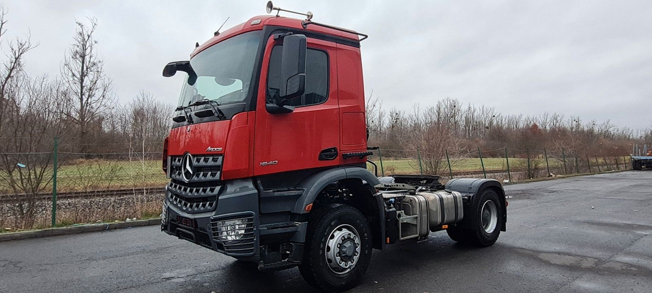Mercedes-Benz Arocs 1840 HAD 4x4 nur 166.000 km ! - Tracteur routier: photos 1 Mercedes-Benz Arocs 1840 HAD 4x4 nur 166.000 km ! - Tracteur routier: photos 1