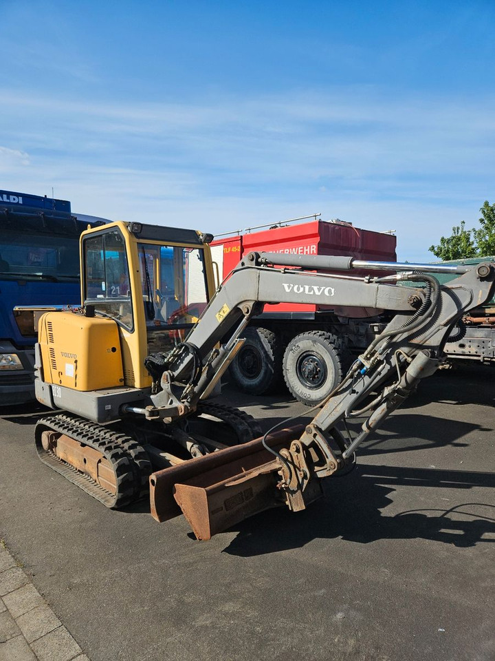 Volvo EC30 - Mini pelle: photos 1 Volvo EC30 - Mini pelle: photos 1