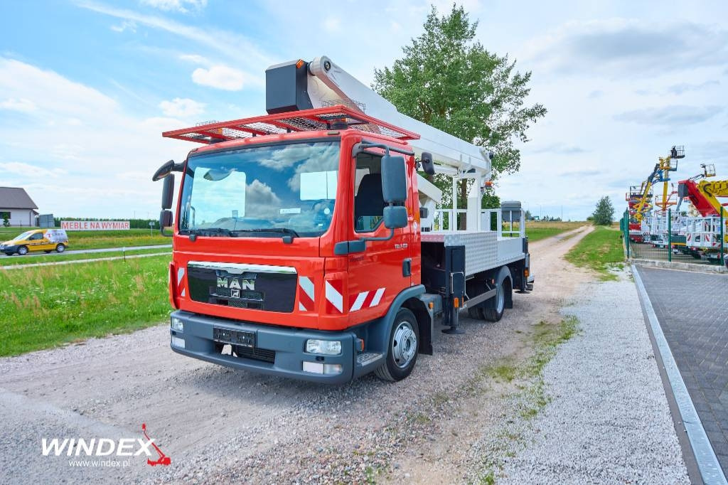 Ruthmann T 300 - Camion avec nacelle: photos 1 Ruthmann T 300 - Camion avec nacelle: photos 1