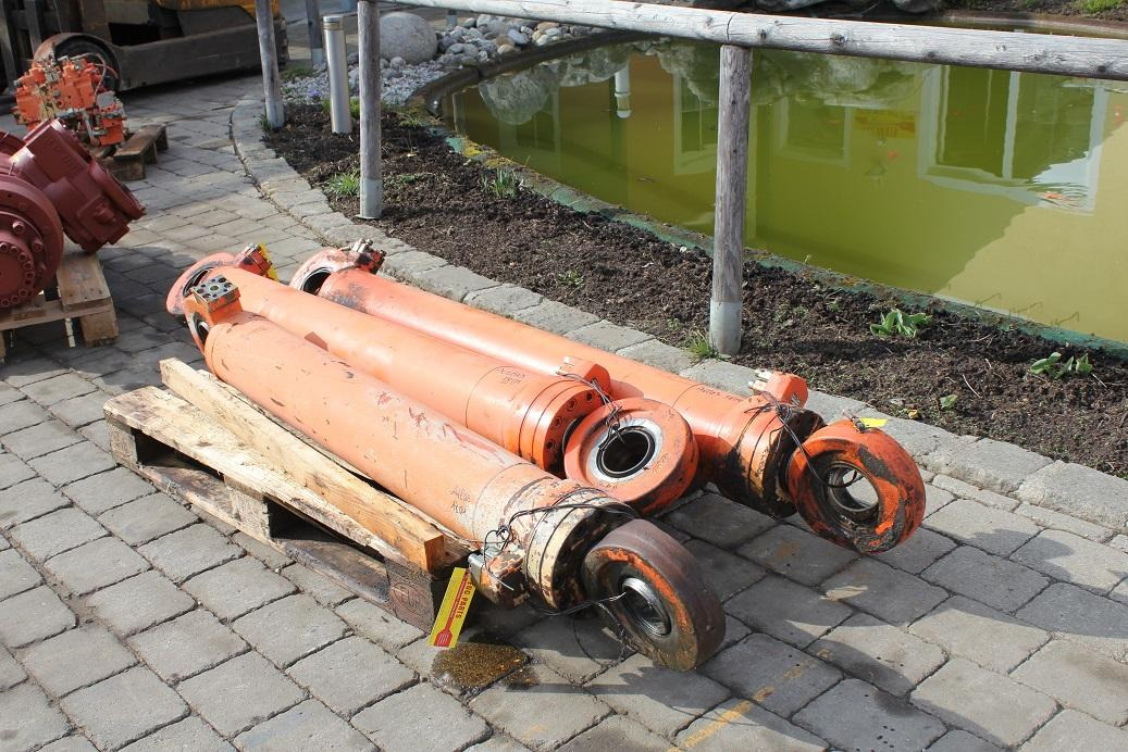 Atlas 1804 - Vérin hydraulique pour Engins de chantier: photos 5 Atlas 1804 - Vérin hydraulique pour Engins de chantier: photos 5