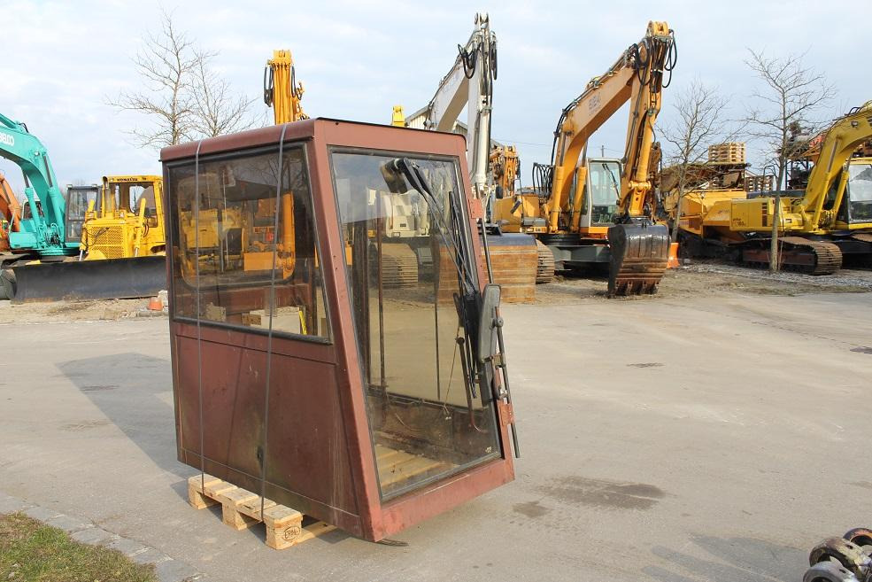 Case 1088 - Cabine pour Engins de chantier: photos 3 Case 1088 - Cabine pour Engins de chantier: photos 3
