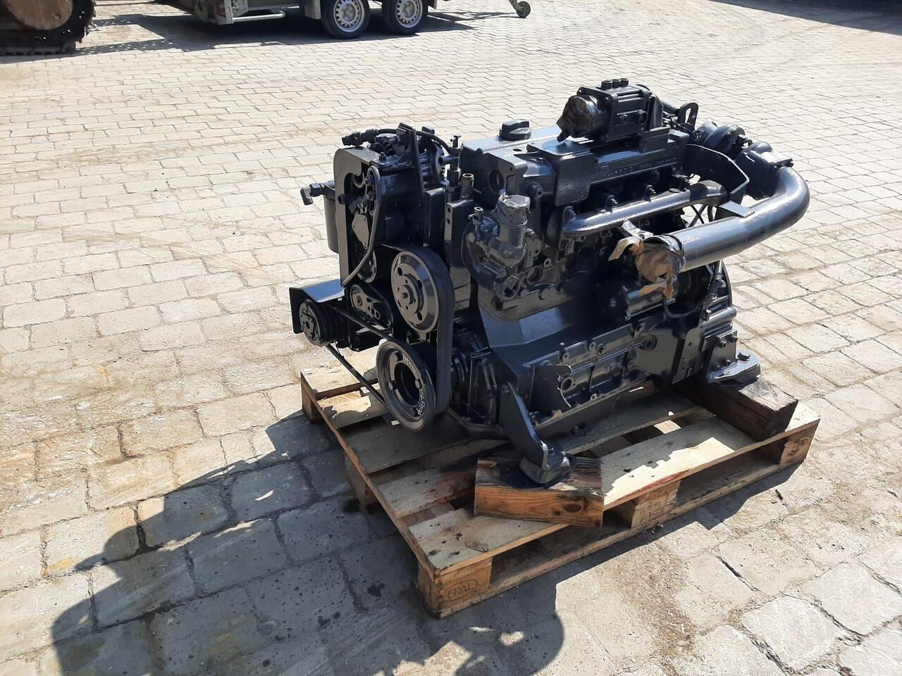 Deutz BF4M2012C aus Mecalac 714 - Moteur pour Engins de chantier: photos 5 Deutz BF4M2012C aus Mecalac 714 - Moteur pour Engins de chantier: photos 5