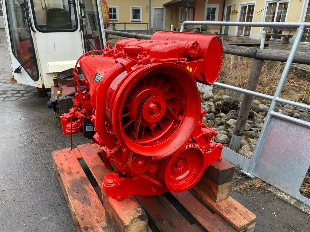 Deutz F4L913 - Moteur pour Engins de chantier: photos 4 Deutz F4L913 - Moteur pour Engins de chantier: photos 4