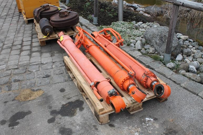 Fiat-Hitachi EX 165 - Vérin hydraulique pour Engins de chantier: photos 4 Fiat-Hitachi EX 165 - Vérin hydraulique pour Engins de chantier: photos 4