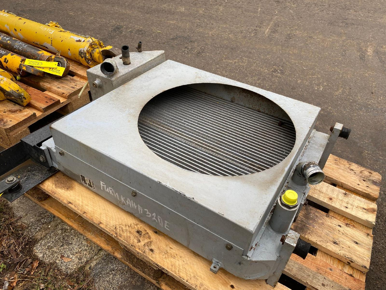 Furukawa 320 E - Système de refroidissement pour Engins de chantier: photos 4 Furukawa 320 E - Système de refroidissement pour Engins de chantier: photos 4