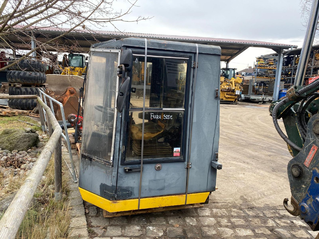 Furukawa 320 E - Cabine pour Engins de chantier: photos 2 Furukawa 320 E - Cabine pour Engins de chantier: photos 2