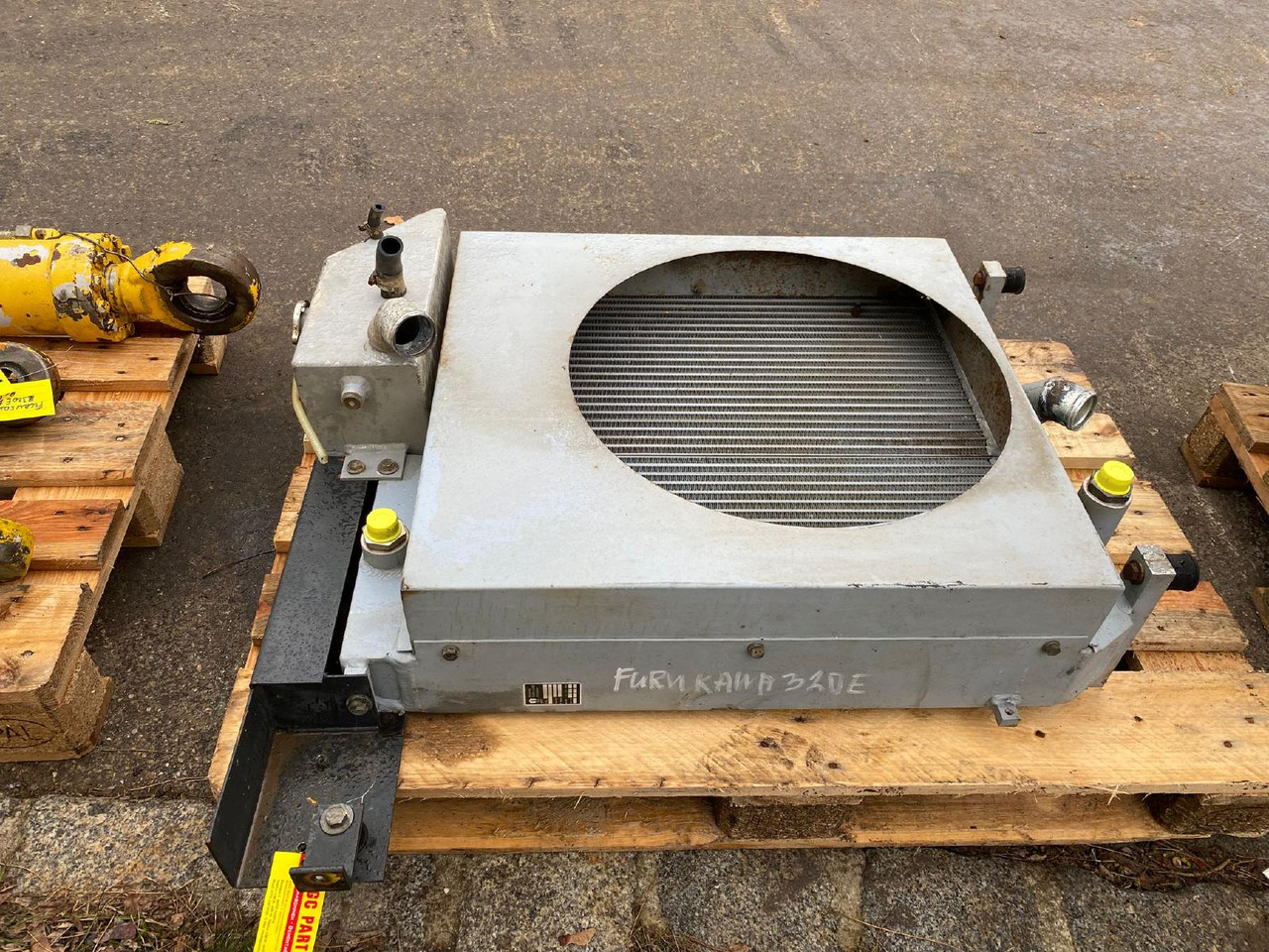 Furukawa 320 E - Système de refroidissement pour Engins de chantier: photos 1 Furukawa 320 E - Système de refroidissement pour Engins de chantier: photos 1