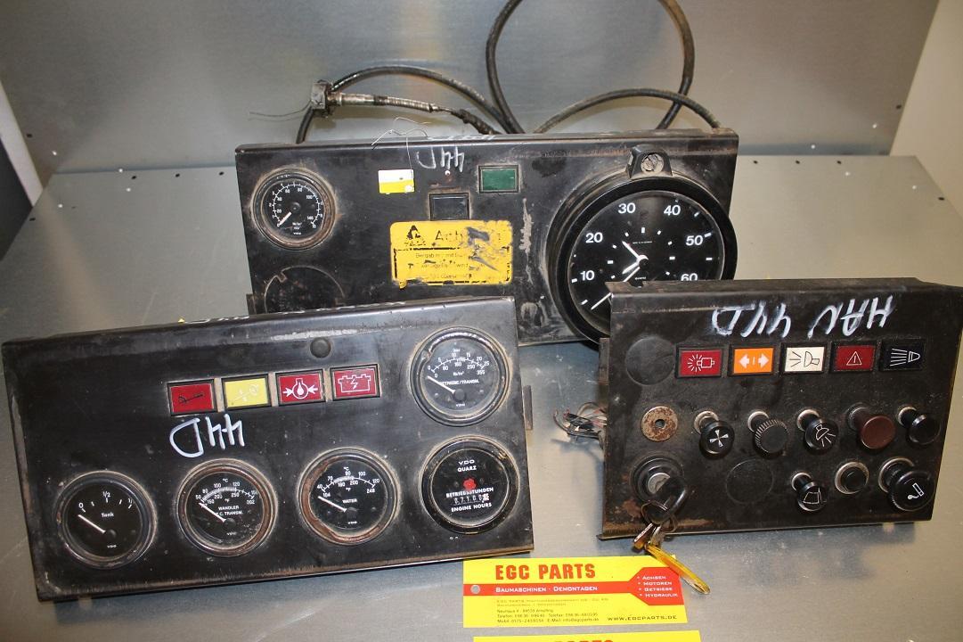 Hanomag 44D - Panel de instrumentos pour Engins de chantier: photos 1 Hanomag 44D - Panel de instrumentos pour Engins de chantier: photos 1