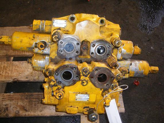 Hanomag 66 C - Valve hydraulique pour Engins de chantier: photos 2 Hanomag 66 C - Valve hydraulique pour Engins de chantier: photos 2