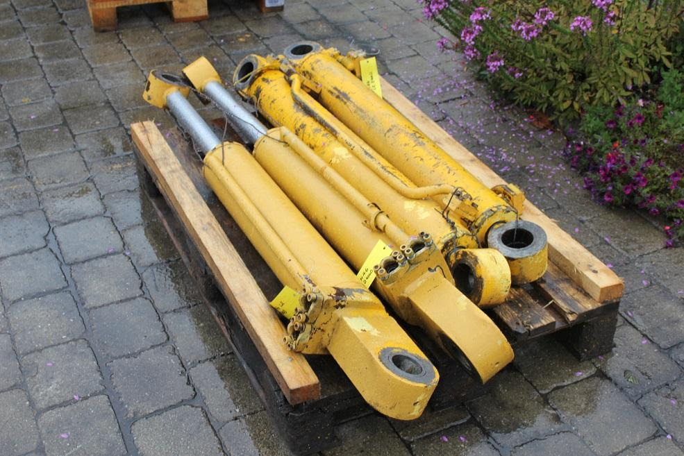 Hanomag D 400 - Vérin hydraulique pour Engins de chantier: photos 4 Hanomag D 400 - Vérin hydraulique pour Engins de chantier: photos 4