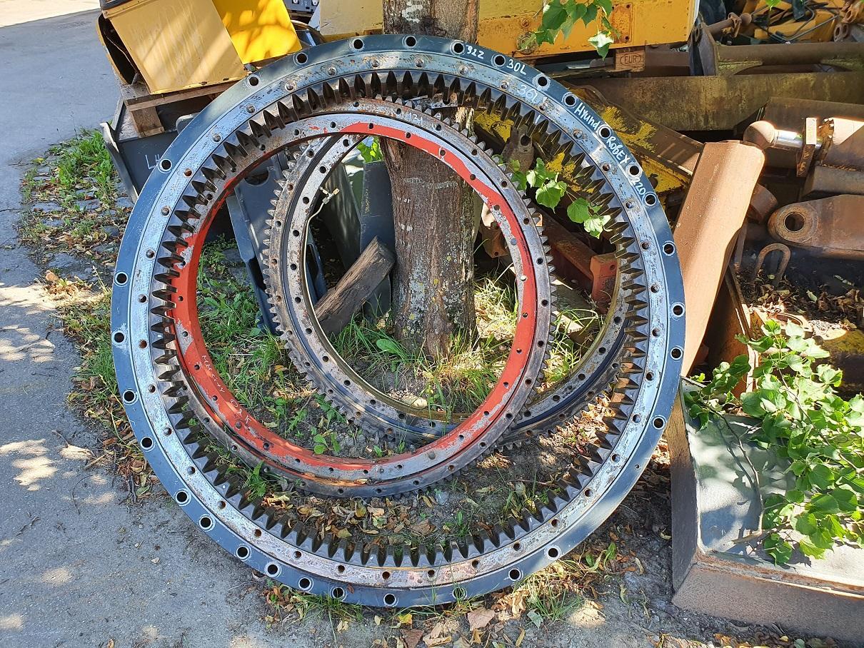 Hyundai Robex 220 LC 9A - Couronne d'orientation pour Engins de chantier: photos 1 Hyundai Robex 220 LC 9A - Couronne d'orientation pour Engins de chantier: photos 1