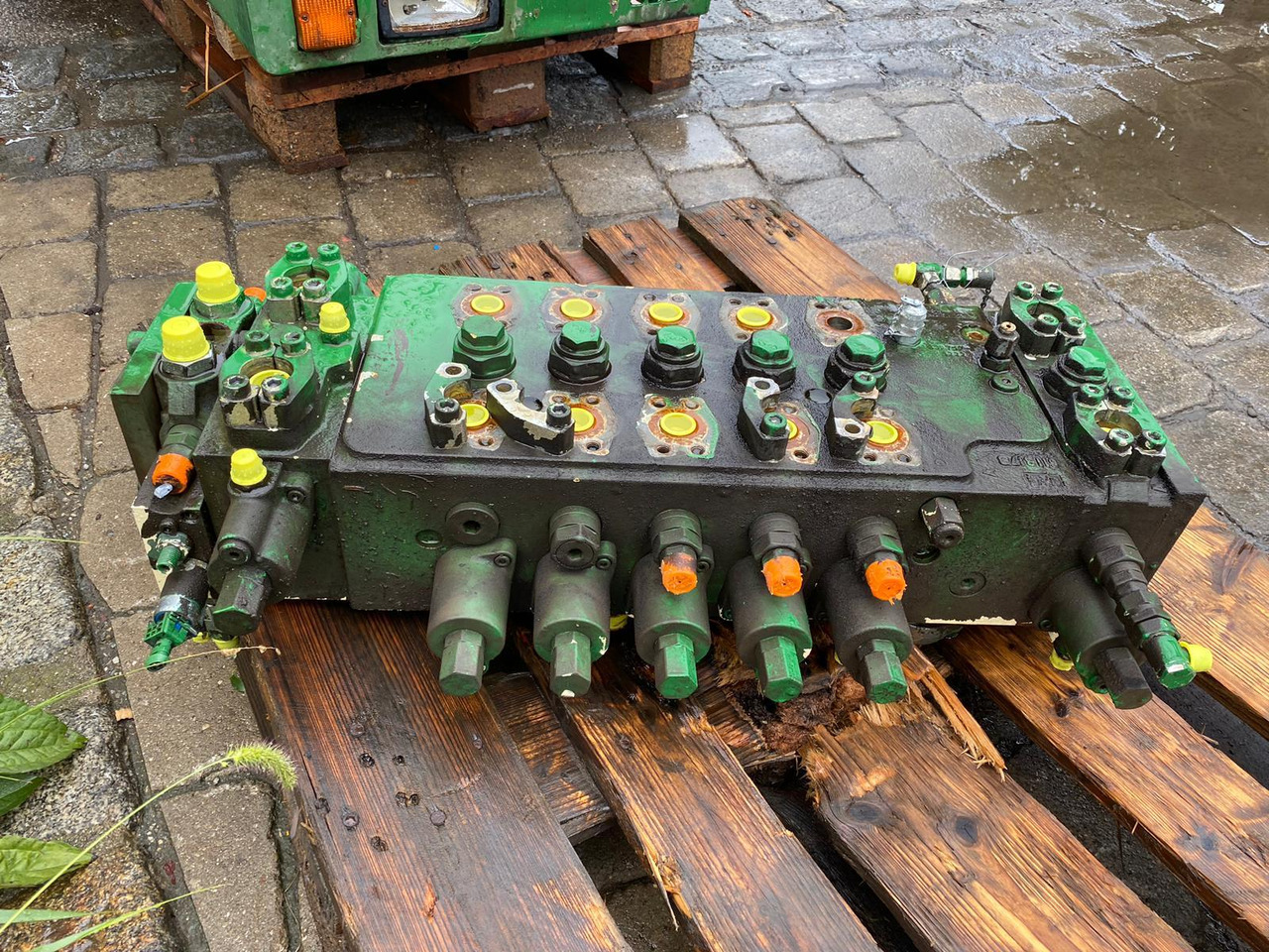 Liebherr A 904 LIT - Valve hydraulique pour Engins de chantier: photos 1 Liebherr A 904 LIT - Valve hydraulique pour Engins de chantier: photos 1